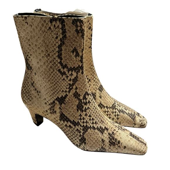Schutz Dellia Casual Bootie Color Natural Snake Size 6 NIB w/dust bag - Picture 1 of 11